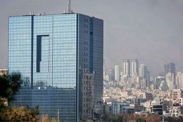 حدادی: بانک مرکزی روند تأمین سرمایه در گردش تولیدکنندگان را با تسهیلات ارزی و ریالی تسهیل کند