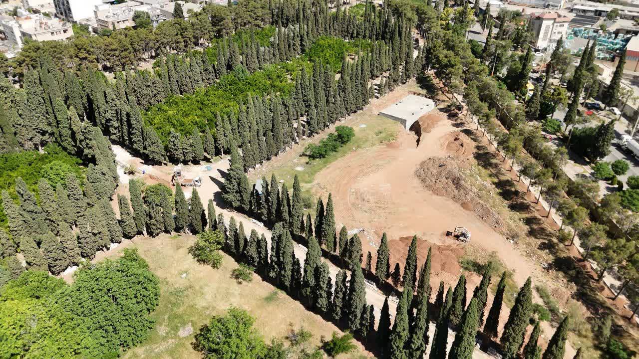 باغ سه‌گوش شیراز در آستانه افتتاح؛ از آبنمای ۵۰۰ متری تا باغ‌موزه ادبیات