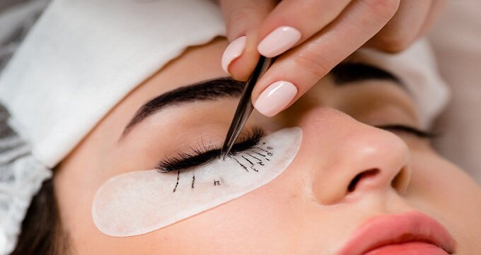 مژه‌های بلند و زیبا؛ ۳ خطری که سلامت چشم‌ها را تهدید می‌کند
